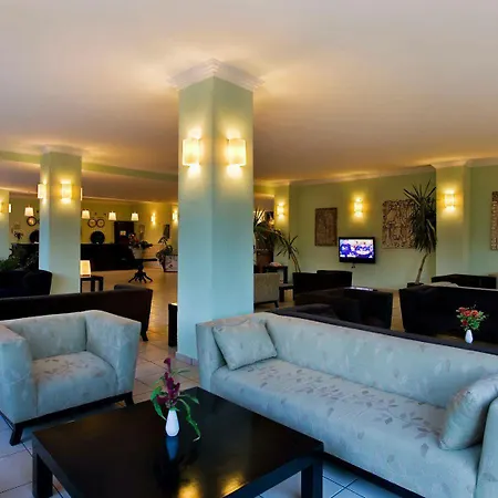 Hotel Larissa Park 3*