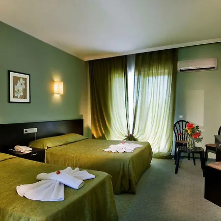 Larissa Park Hotel