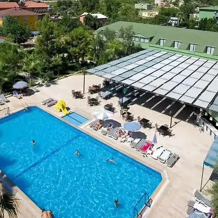 Larissa Park 3*